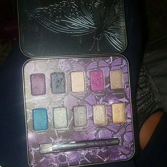 Urban Decay Other - Urban Decay Eyeshadow 🦋